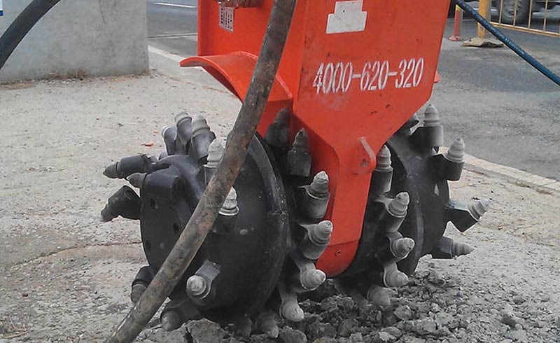 液壓銑挖機(jī)